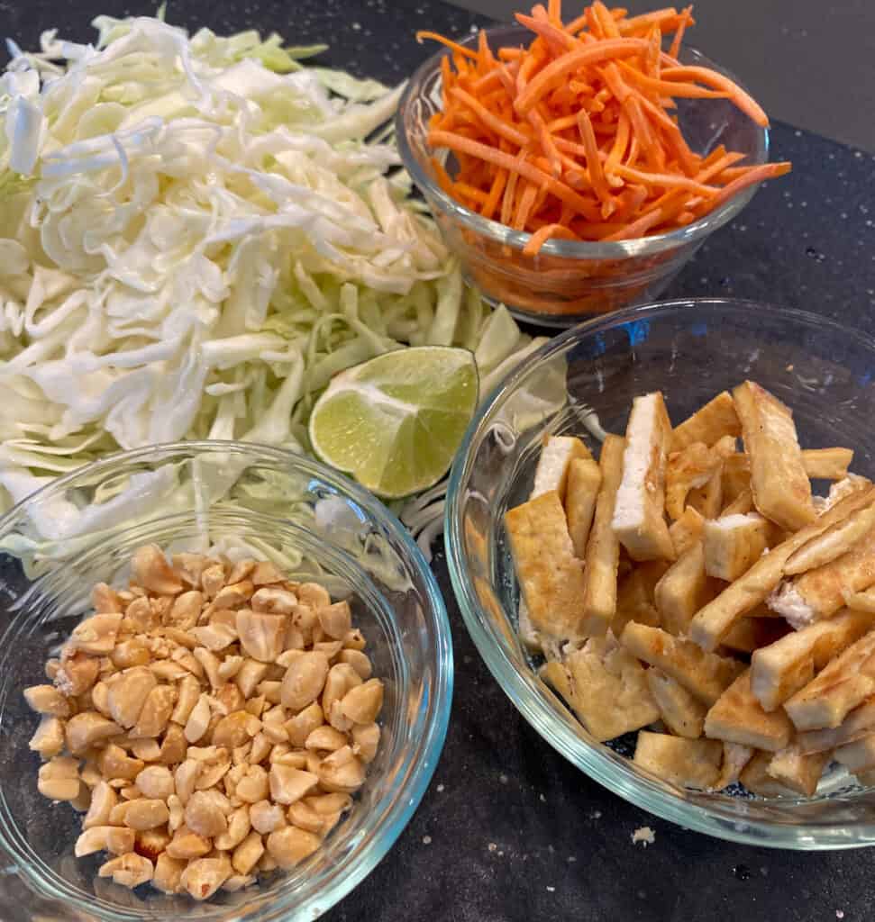 Vegetable Pad Thai with Dry-fried Tofu ingredients